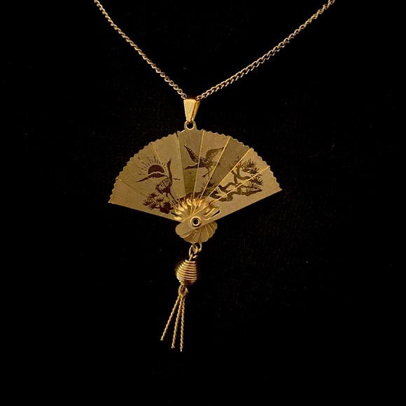 Vintage Fan Necklace - Picture 1 of 3